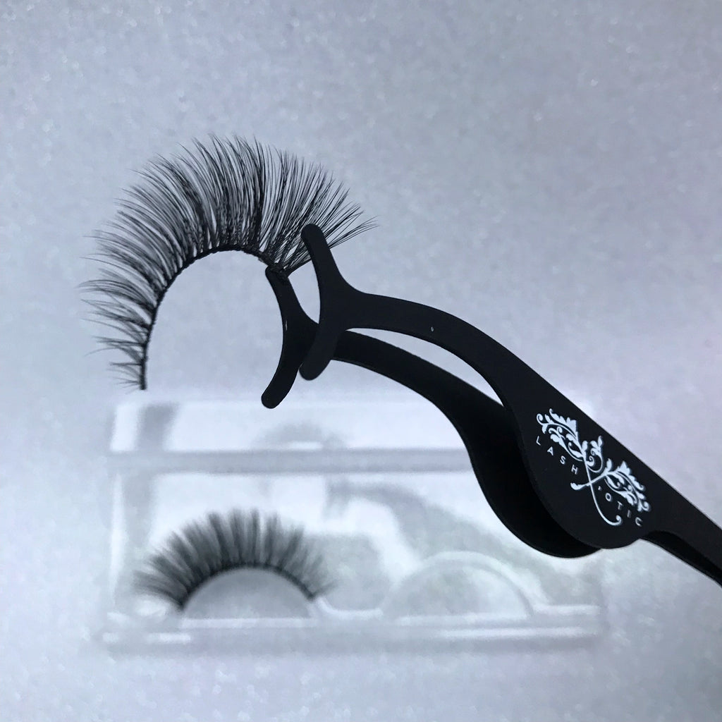 Lashxotic Precision Lash Applicator